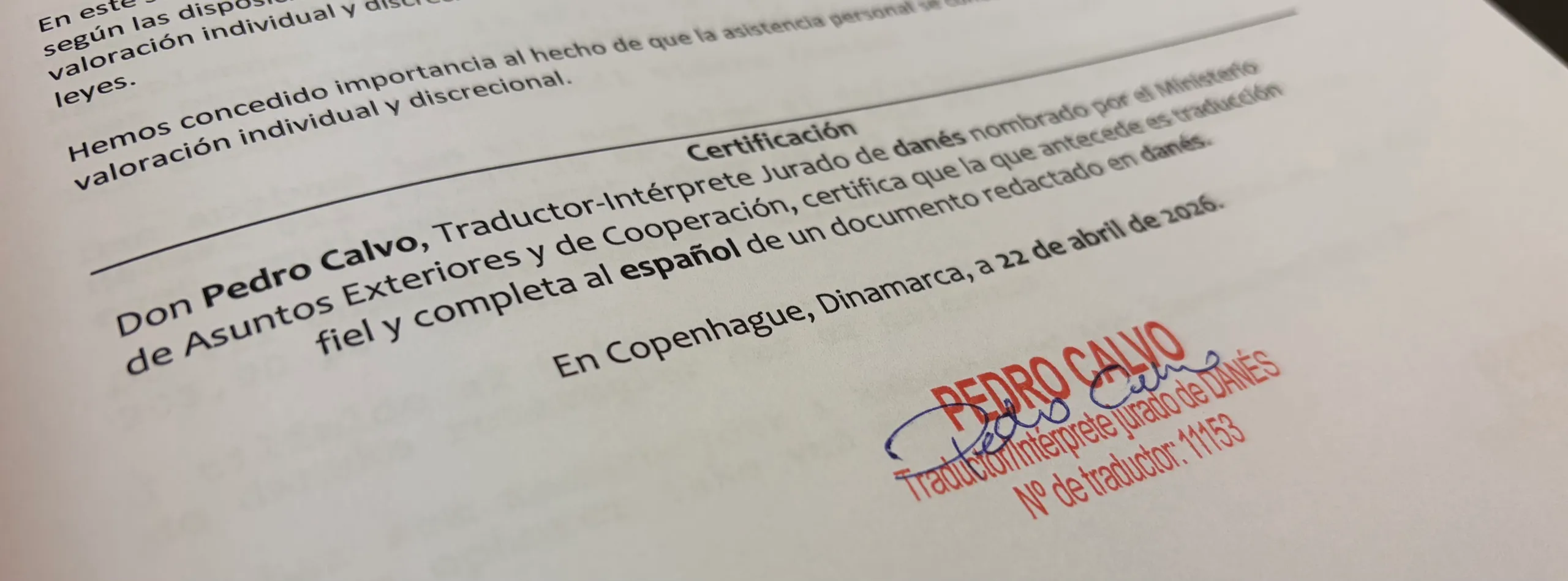Traducción jurada con la certificación y el sello de traductor jurado español de Pedro Calvo