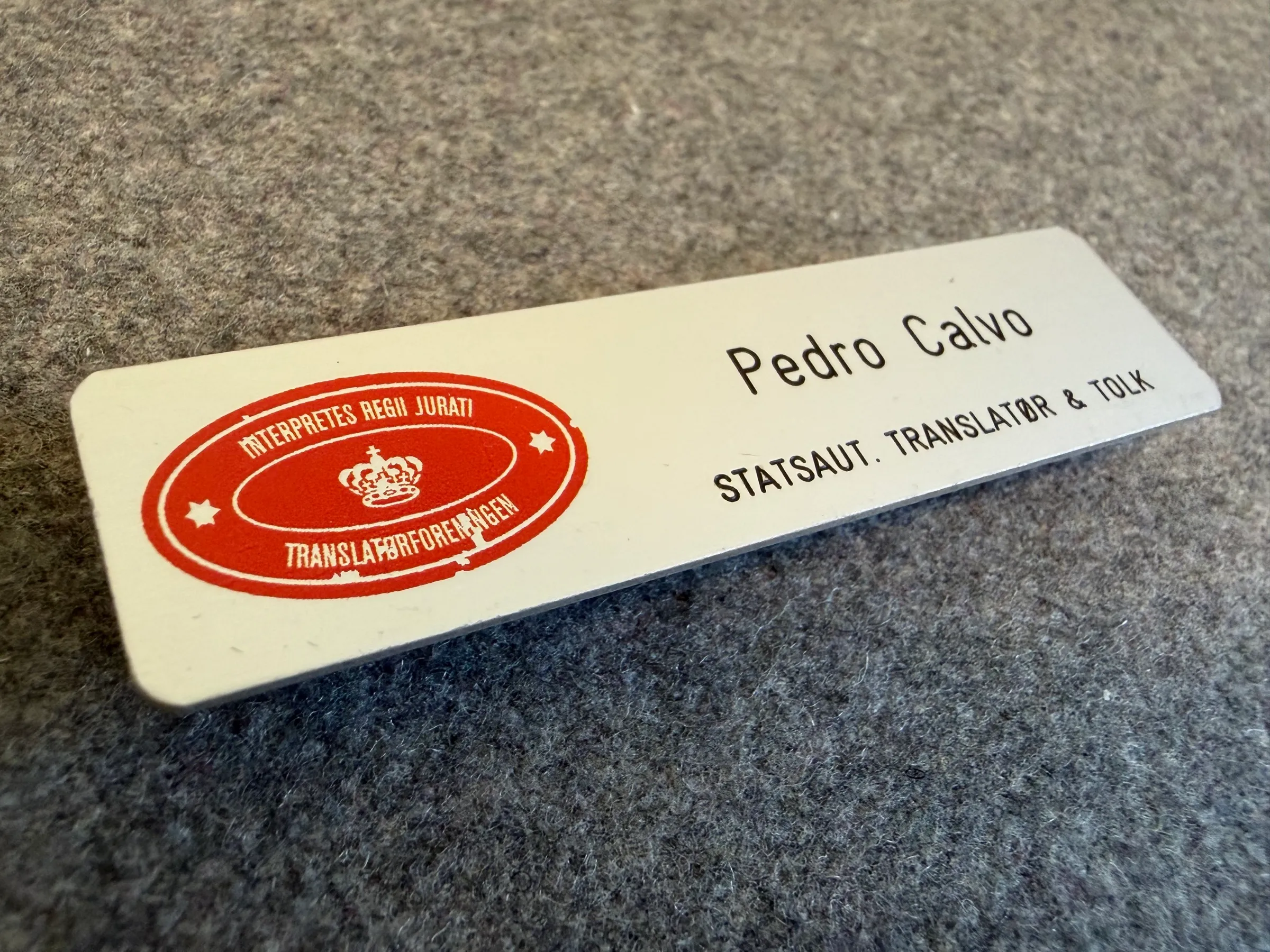 Placa con el nombre de Pedro Calvo: traductor jurado e intérprete, Translatørforeningen